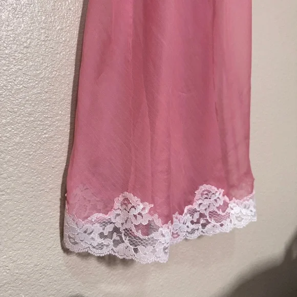 Vintage Pink Slip with White Lace Trim - Picture 3 of 5